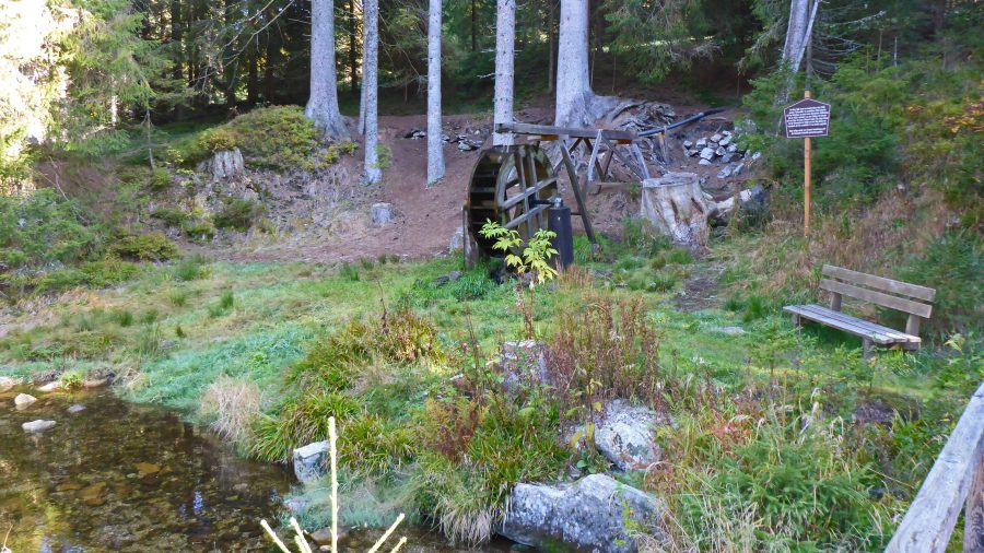 Wasserrad - Wald & Outdoor